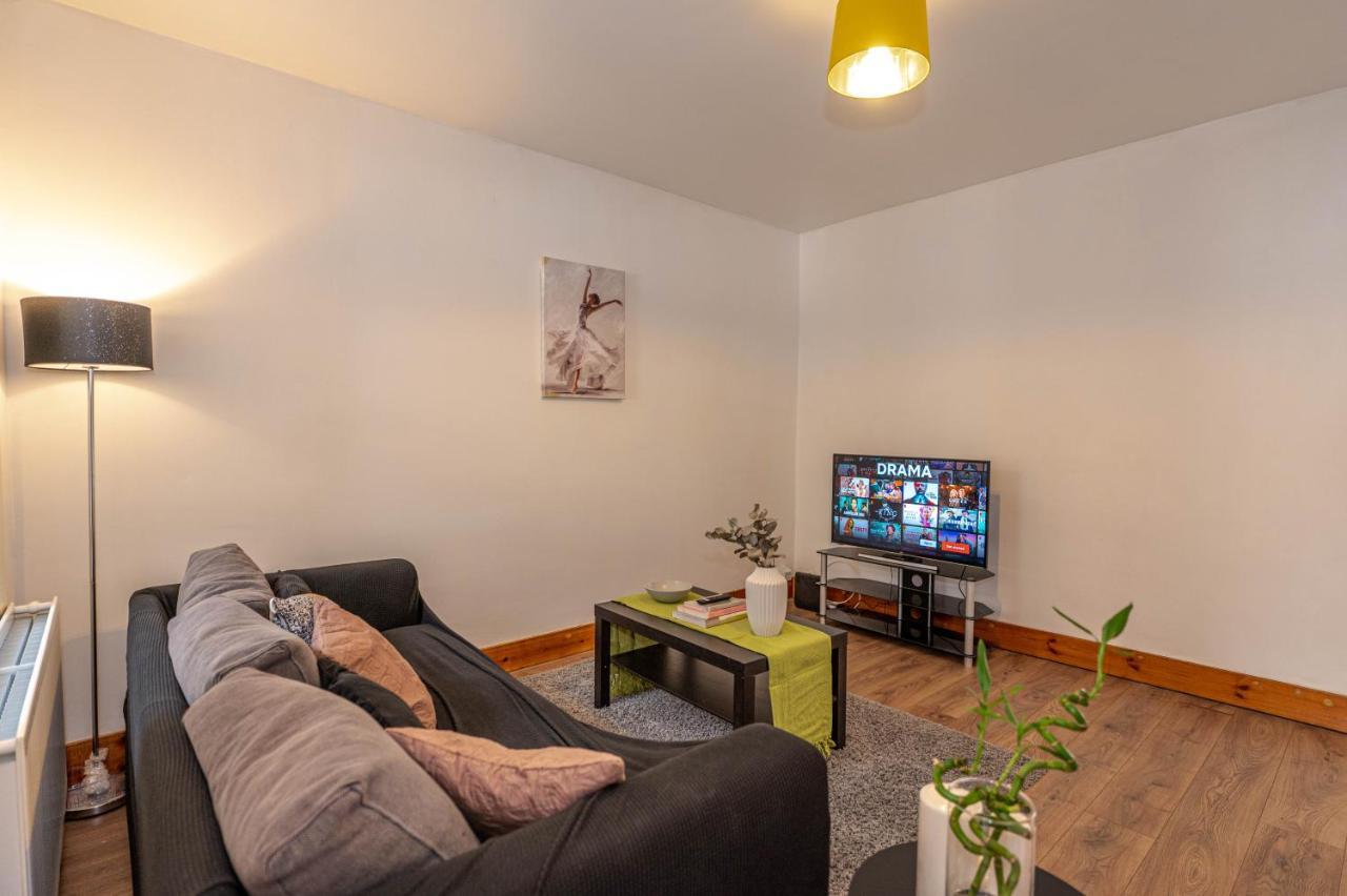Beautiful 4 Bedrooms House, 7 Walk To Train Station Plumstead  Exteriör bild