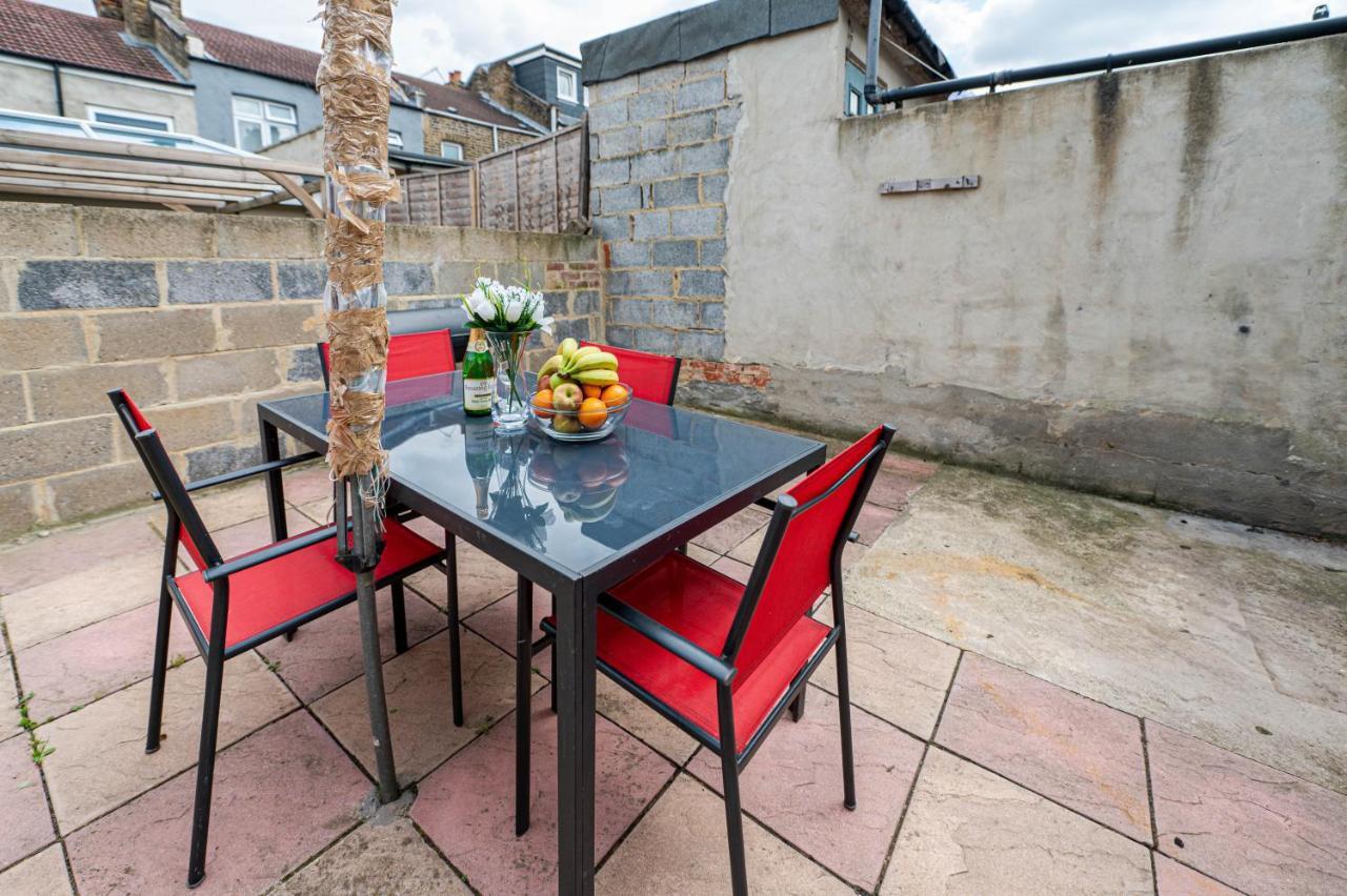 Beautiful 4 Bedrooms House, 7 Walk To Train Station Plumstead  Exteriör bild