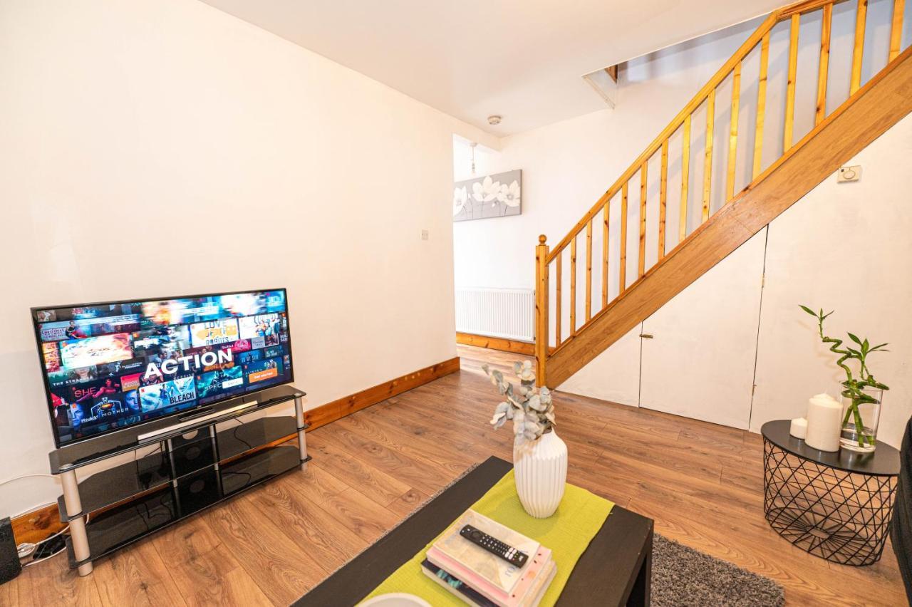 Beautiful 4 Bedrooms House, 7 Walk To Train Station Plumstead  Exteriör bild